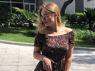 Kinky webcam EmileeBeyale