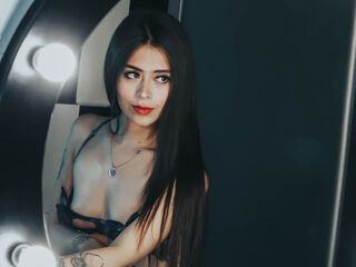 cam slut EmilyClarkk