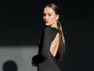 hardcore live show EmilyGiffin