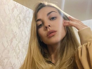 camgirl masturbating EmilyHollister