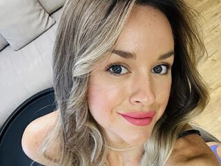 naked girl with webcam masturbating EmmaBlue
