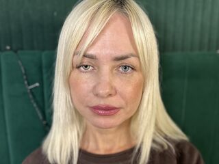 cam girl masturbating with vibrator EvaRomer