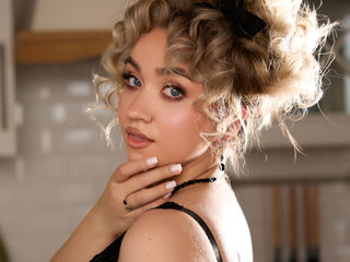 kinky video chat performer EvaSoftly