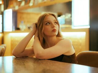 nude camgirl photo FloraGodsil