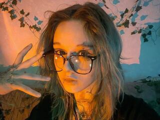 cybersex chatroom FloraMuse