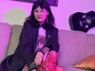 topless camgirl GaabriellaHills