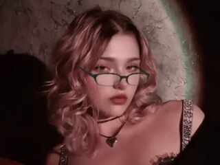 girl naked GlynisLathon