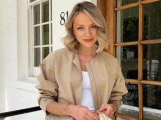 cam girl fingering pussy HelenLewiss