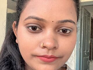 camslut fingering shaved pussy Himusa