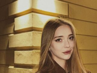 cam girl showing tits IvaBusack