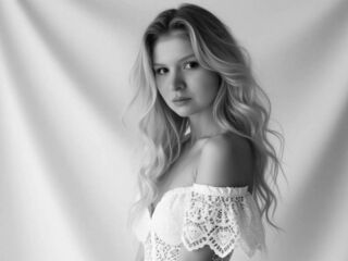 naked camgirl masturbating with vibrator JagdaDummar