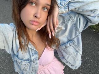 webcam babe chatroom JazminHalajian