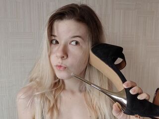 girl topless JessyDough