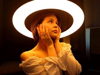 masturbating camgirl JoslynDelmolino