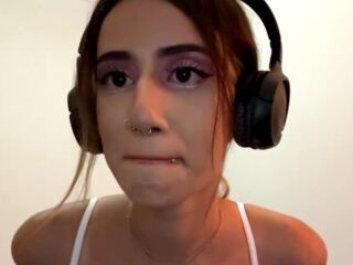 camslut fingering wet pussy JulySapphire