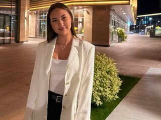 naked camgirl photo KaranAreas