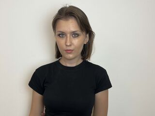 camwhore shaving pussy KariErpelding