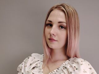 cam girl masturbating with dildo KelleyRamano