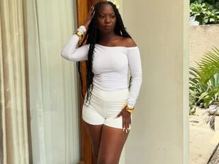 web cam chat KemiFisayo