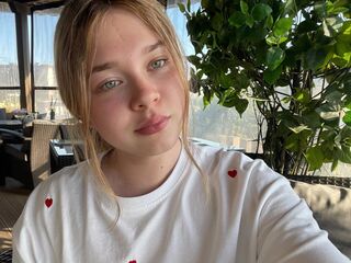 naked girl with cam KendallHennig