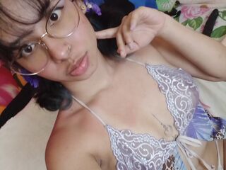 camgirl porn web cam KiaraLeono