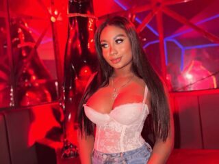 cam girl playing with sextoy KilraFontana