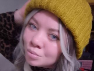 camgirl sex picture KiraMimi