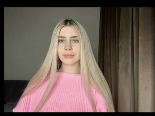 camslut showing pussy KittyAurora