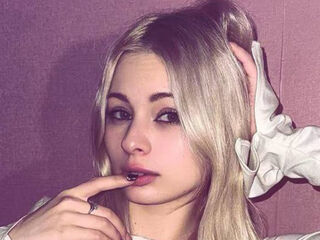 camwhore fingering pussy KylieMcMiller