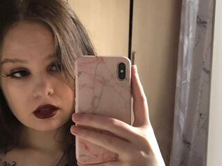 masturbating camgirl LacyPop