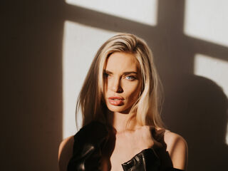 girl fingering bald pussy LanaSharapova