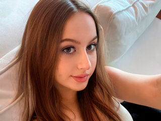 naked cam girl picture LaurenSaintie