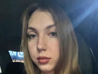 chat LeannHonnerlaw