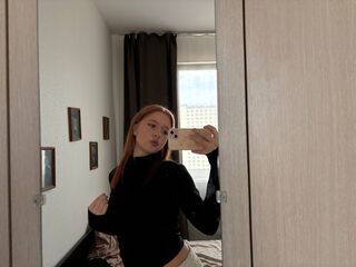 camslut topless LennieLukasik