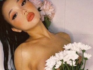camslut video LeonaBellmont