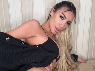 girl showing tits LexiAce