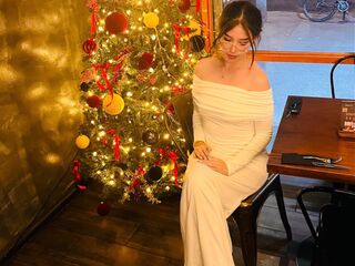 naked cam chatroom LiahCarson
