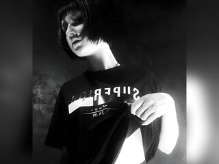 camgirl webcam picture LilluMoon