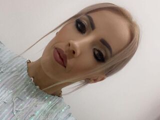 free webcam chat room LillySun