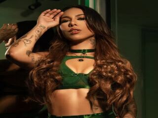 hot camwhore LilyHarpers