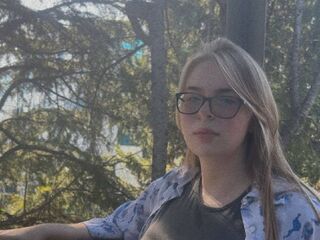 masturbating webcamgirl LorettaJons