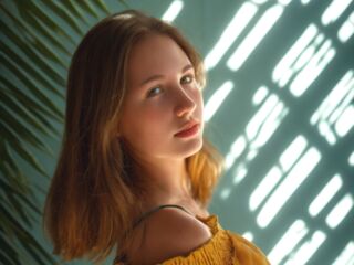 hot strip tease web cam LucettaHarder
