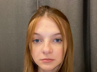 cam girl showing pussy LuciMayala
