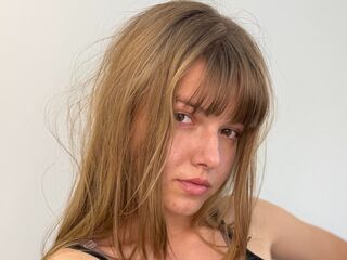 naked cam girl masturbating with dildo LynetteOba