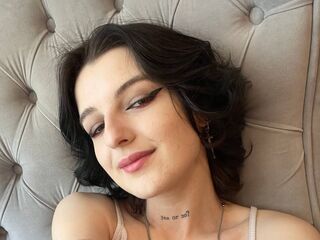 naked camgirl masturbating with dildo LynnMartin