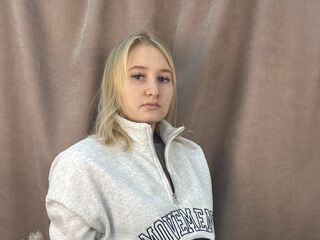 camgirl playing with sextoy LynnaGranby