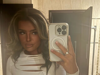 naked cam chatroom MaisieSmithx