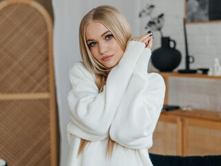 naked girl with webcam masturbating with dildo MariaNealson