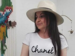 camwhore spreading pussy MarthaFran