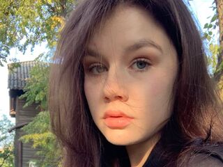 camgirl masturbating with sextoy MaydaGilbertson